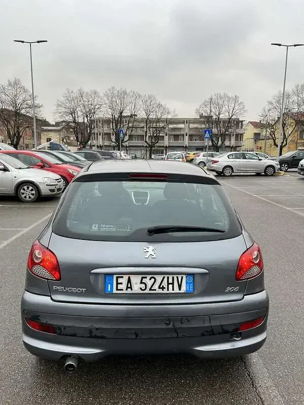 Usata Peugeot 206 60 CV (44 kW) 2010 Berlina