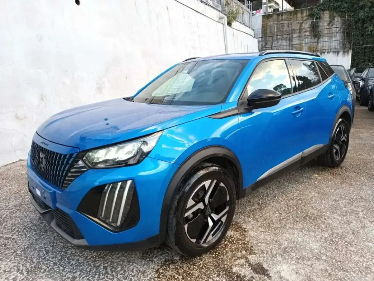 Usata Peugeot 2008 Allure 131 CV (96 kW) 2024 Blu SUV