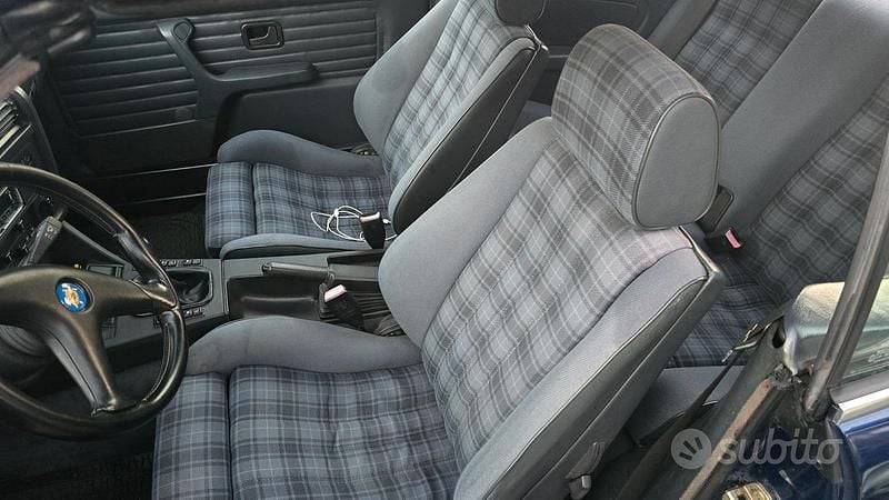 Usata BMW 318 Cabriolet 113 CV (83 kW) 1992 Blu Cabrio