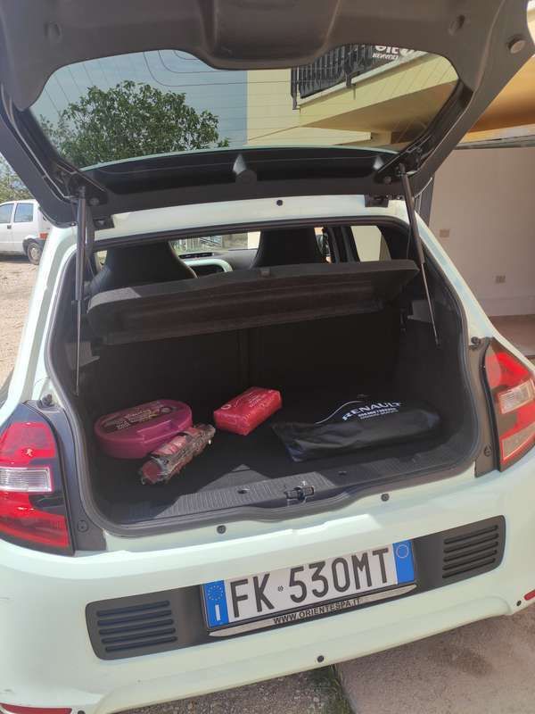 Usata 2017 Renault Twingo Due volumi | 9900 € (Buon prezzo) - Immagine 1/4