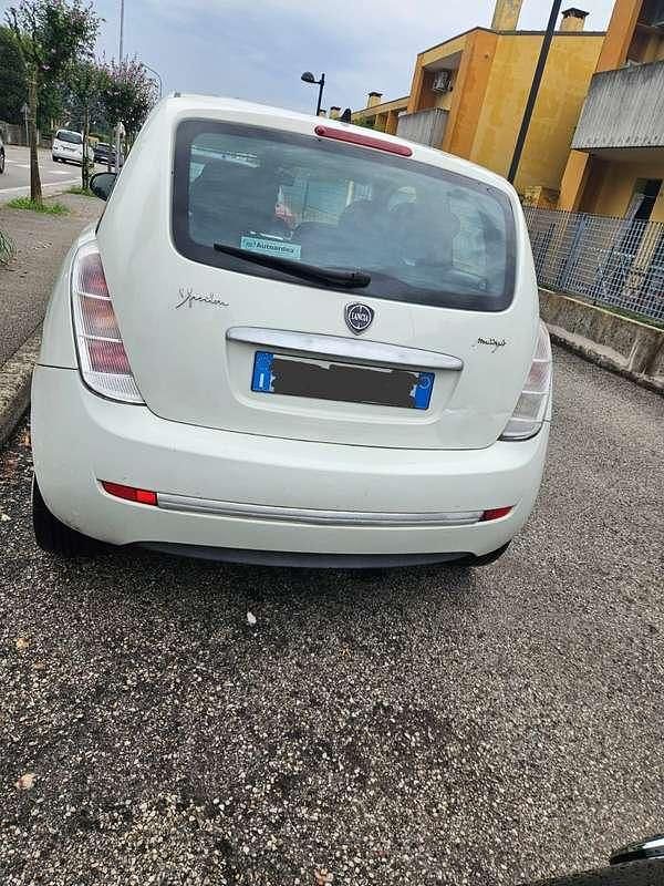 Usata Lancia Ypsilon 75 CV (55 kW) 2010 Utilitaria