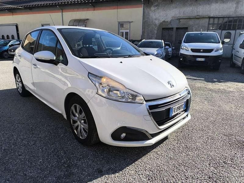 Bianco Usata 2017 Peugeot 208 Active Due volumi | 4500 € (Super prezzo) - Immagine 1/4