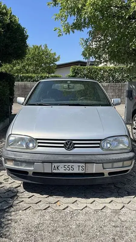 Usata VW Golf Cabriolet 101 CV (74 kW) 1996 Grigio Cabrio