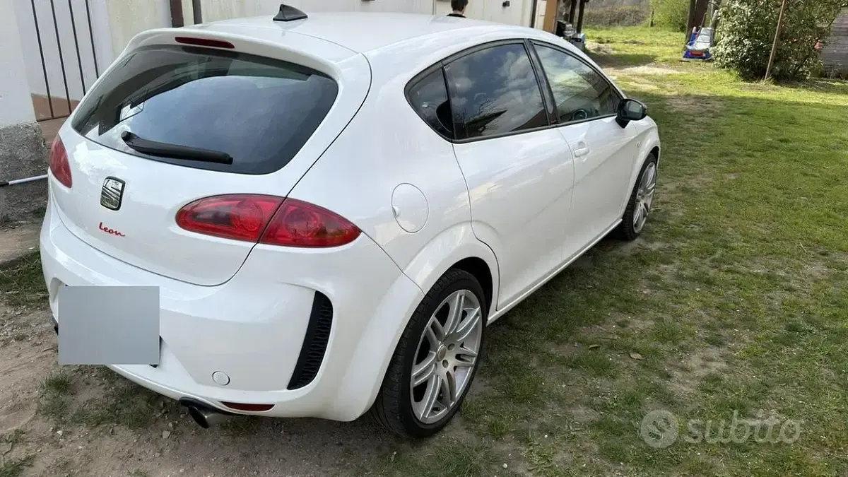 Usata Cupra Leon 241 CV (177 kW) 2009 Bianco Berlina