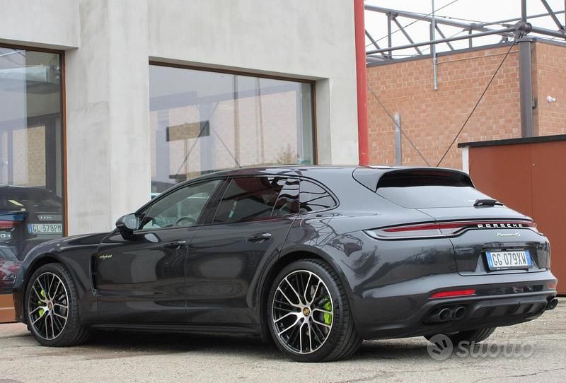 Usata Porsche Panamera S E-Hybrid Sport Turismo 441 CV (324 kW) 2021 Grigio Utilitaria