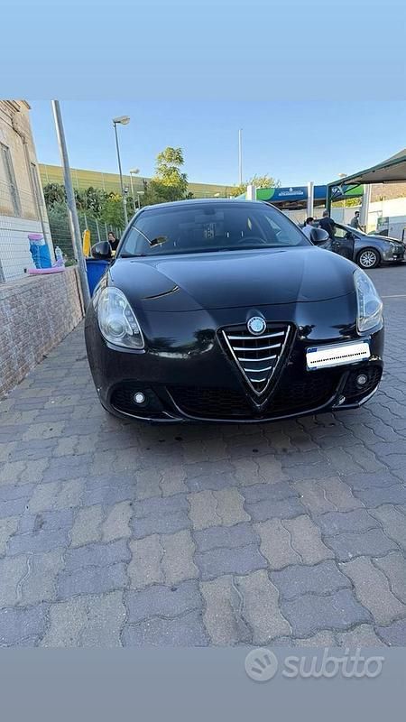 Nero Usata 2012 Alfa Romeo Giulietta Due volumi | 7000 € (Cara) - Immagine 1/4