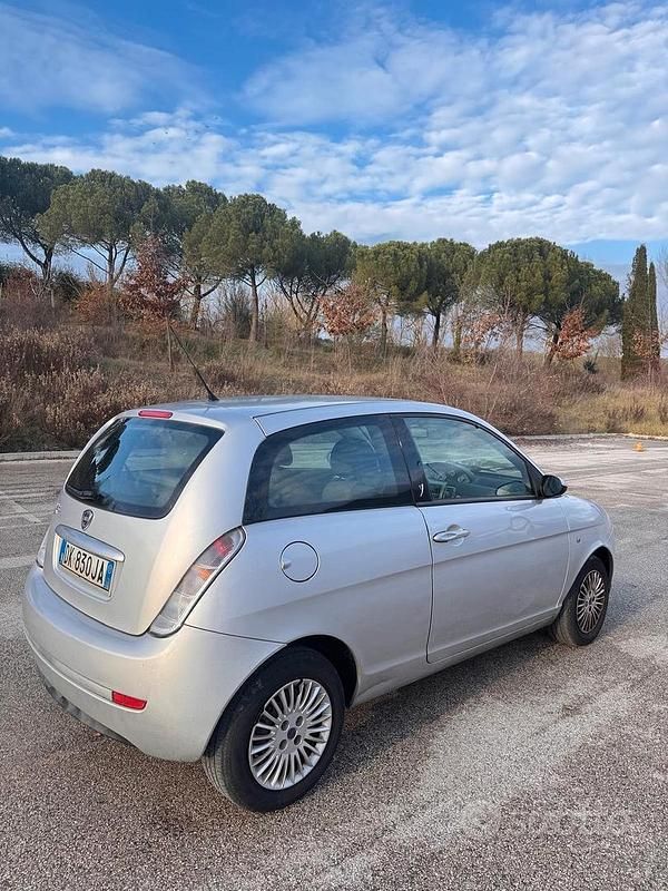 Usata Lancia Ypsilon 60 CV (44 kW) 2007 Utilitaria