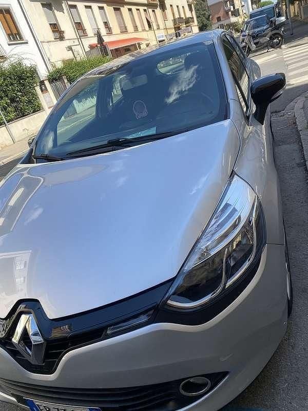 Usata 2015 Renault Clio IV Expression Berlina | 6500 € (Buon prezzo) - Immagine 1/4