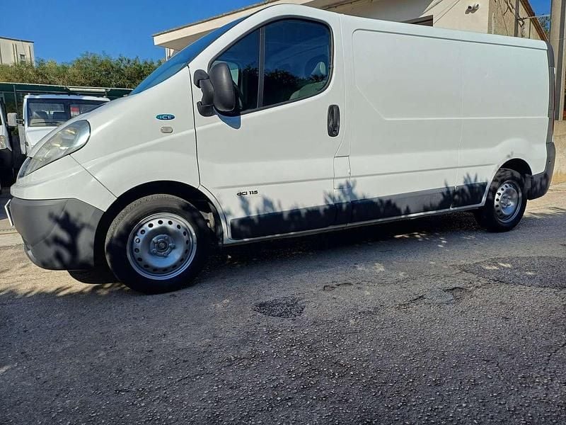 Usata Renault Trafic 116 CV (85 kW) 2008 Bianco Monovolume