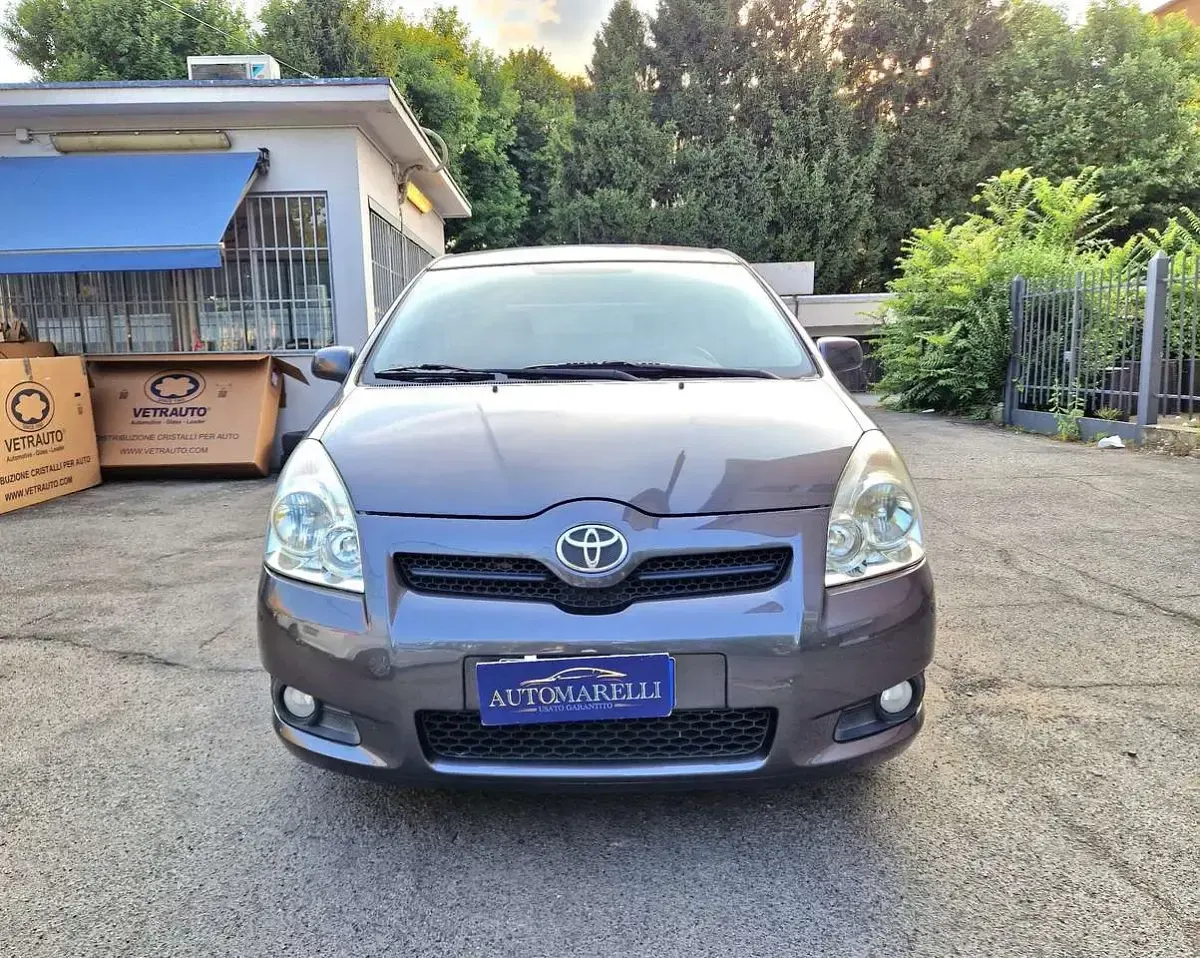 Usata Toyota Corolla Verso Sol 110 CV (80 kW) 2008 Grigio Monovolume