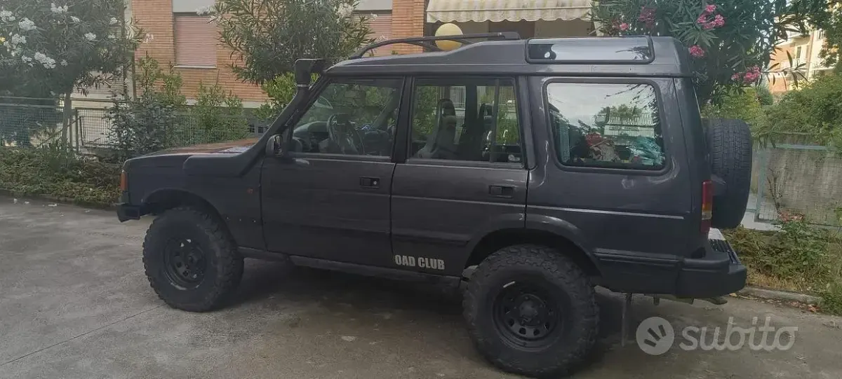 Usata Land Rover Discovery 113 CV (83 kW) 1997 Grigio SUV