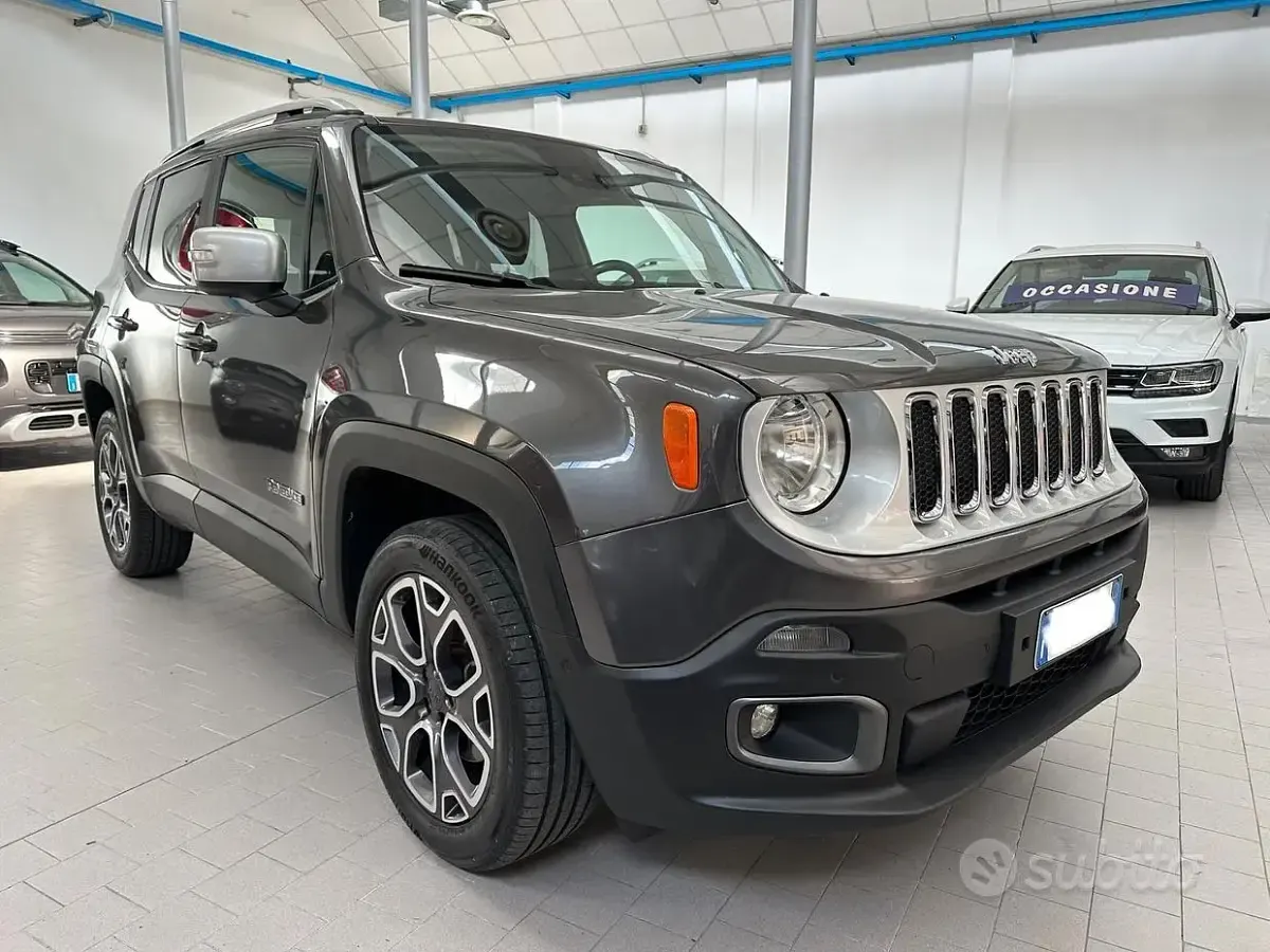 Usata Jeep Renegade Limited 140 CV (102 kW) 2016 Grigio SUV