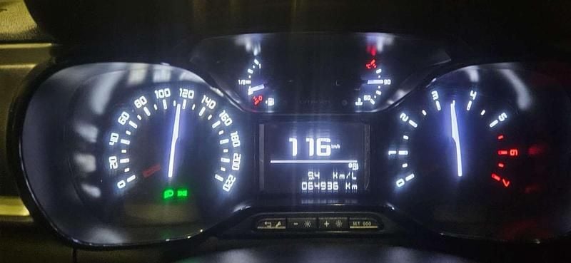 Usata Citroën C3 Feel 83 CV (61 kW) 2019 Verde Berlina