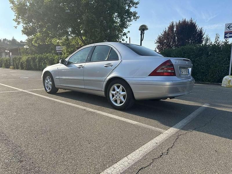 Usata Mercedes C270 170 CV (125 kW) 2002 Berlina