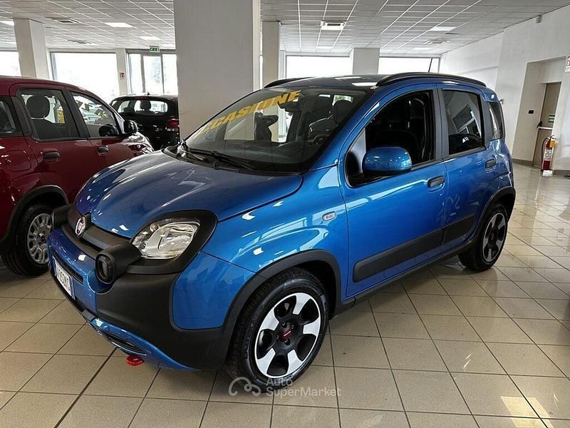 Blu Usata 2024 Fiat Panda Cross Cross Due volumi | 14.990 € (Cara) - Immagine 1/4