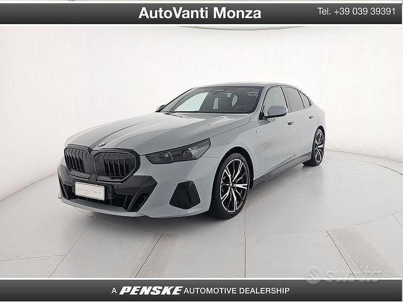 Usata BMW 520 M Sport 197 CV (144 kW) 2025 Grigio Berlina