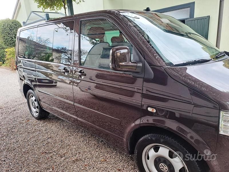 Usata VW Multivan 174 CV (127 kW) 2008 Marrone Furgone