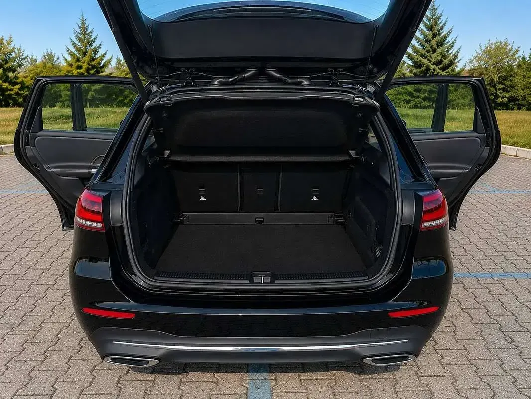 Usata Mercedes B180 116 CV (85 kW) 2020 Nero Utilitaria
