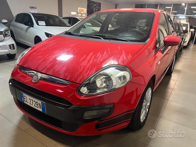 Usata Fiat Punto Evo S 95 CV (69 kW) 2011 Rosso Utilitaria