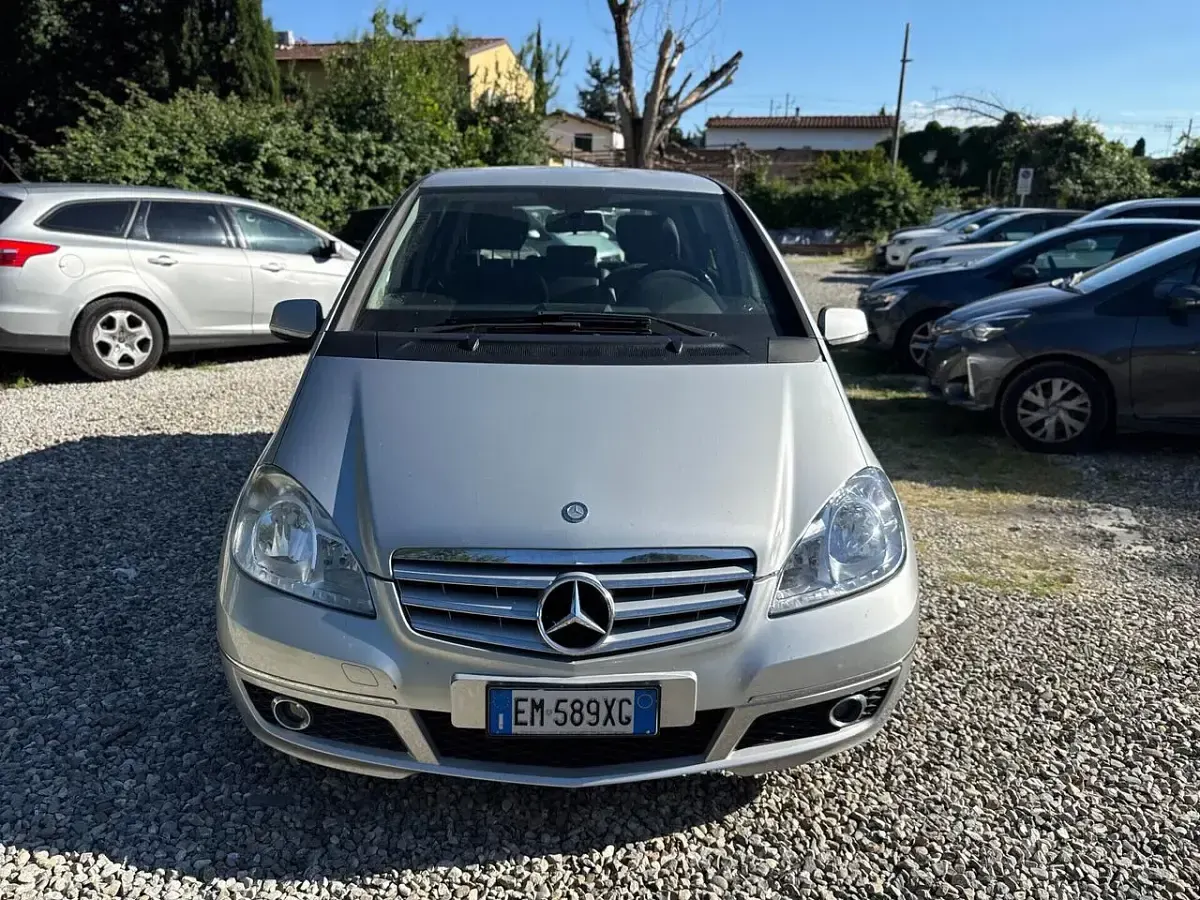 Usata Mercedes A180 Executive 109 CV (80 kW) 2012 Argento Utilitaria