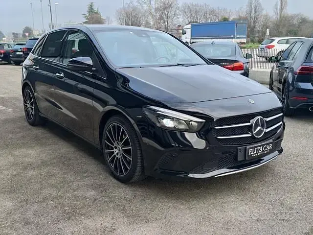 Usata Mercedes B200 Premium 150 CV (110 kW) 2019 Nero Utilitaria