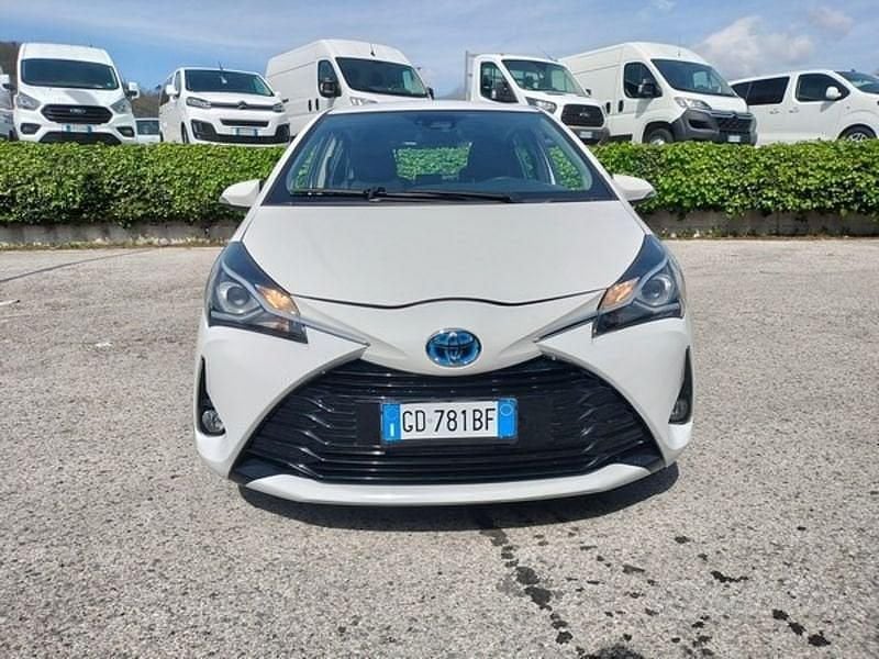 Usata Toyota Yaris Hybrid Business Edition 116 CV (85 kW) 2020 Bianco Berlina