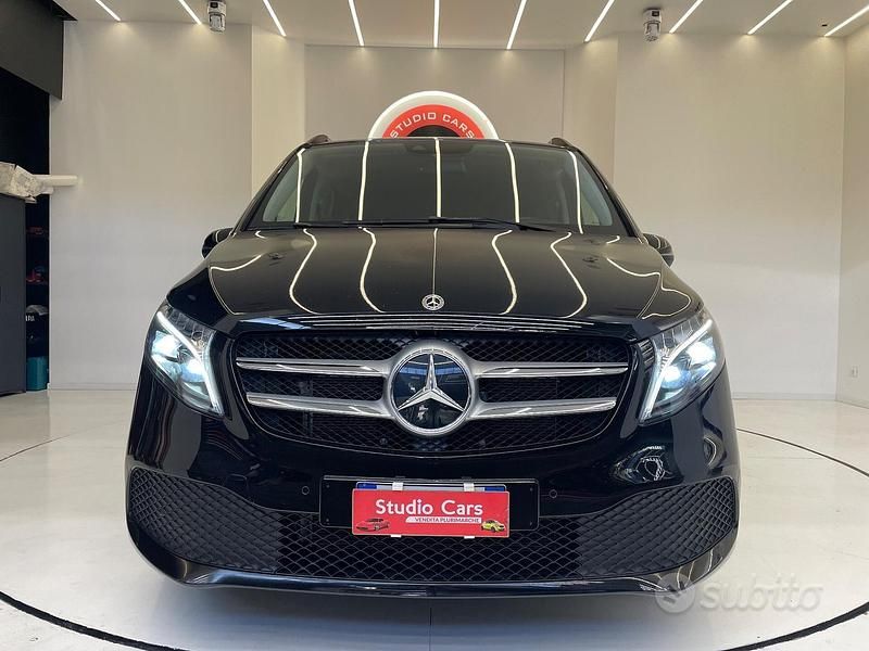 Usata Mercedes V250 Premium 190 CV (139 kW) 2023 Other Monovolume