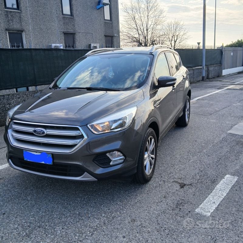 Marrone Usata 2017 Ford Kuga SUV | 12.000 € (Buon prezzo) - Immagine 1/4