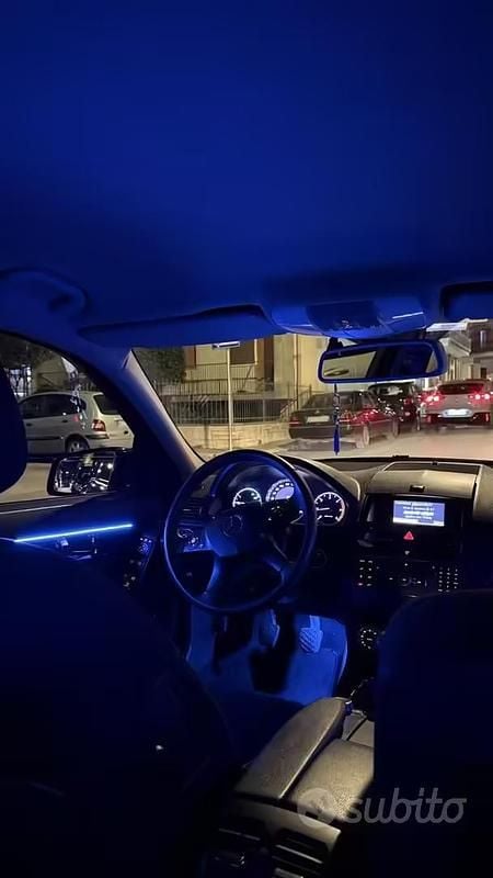 Usata Mercedes C220 Elegance 170 CV (125 kW) 2009 Nero Berlina