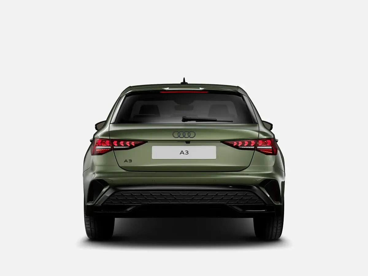 Nuova Audi A3 S-Line 272 CV (200 kW) 2025 Verde district metallizzato