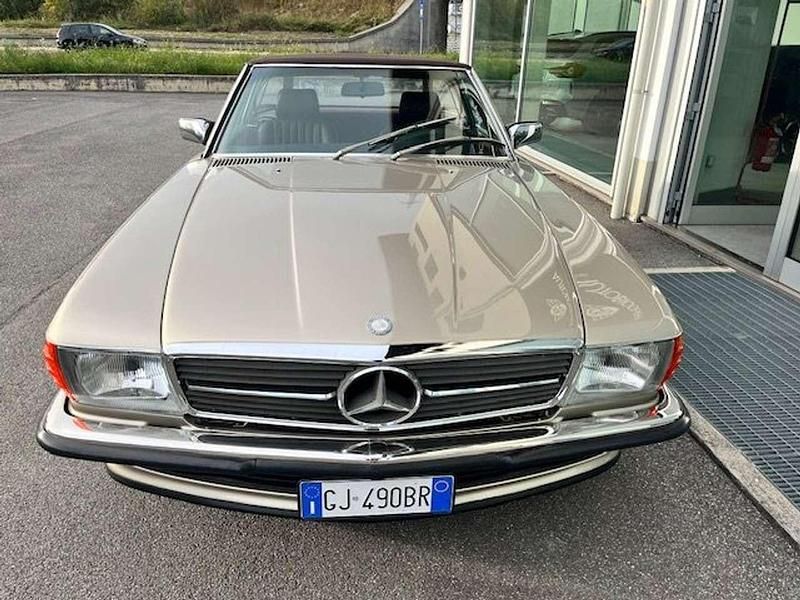 Usata Mercedes 230 230 CV (169 kW) 1987 Beige Cabrio