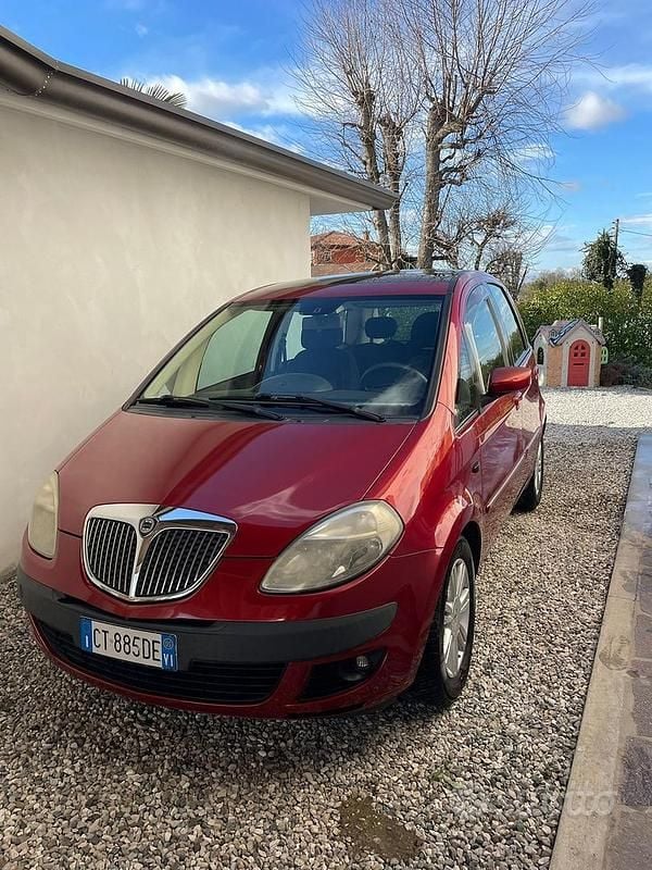 Usata Lancia Musa 2005 Rosso Monovolume