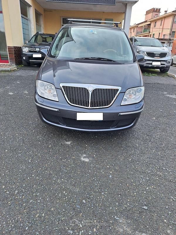 Usata Lancia Phedra 136 CV (100 kW) 2007 Blu Monovolume