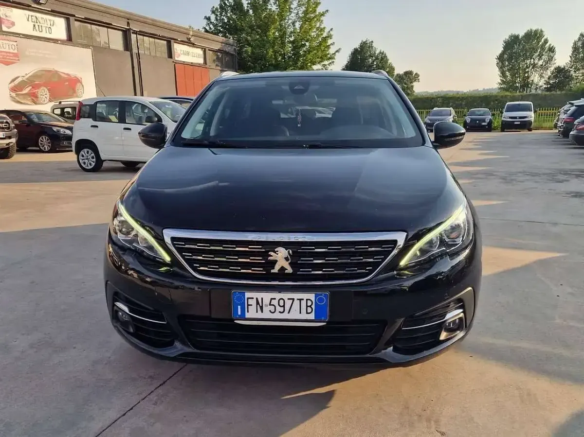 Usata Peugeot 308 SW Allure 131 CV (96 kW) 2018 Nero Station wagon