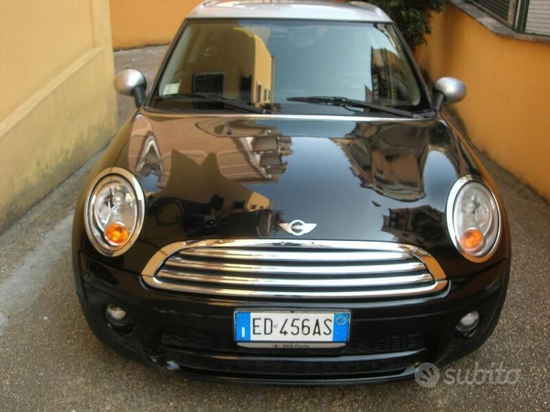 Nero Usata 2010 Mini Cooper D Clubman Station wagon | 4500 € (Buon prezzo) - Immagine 1/4