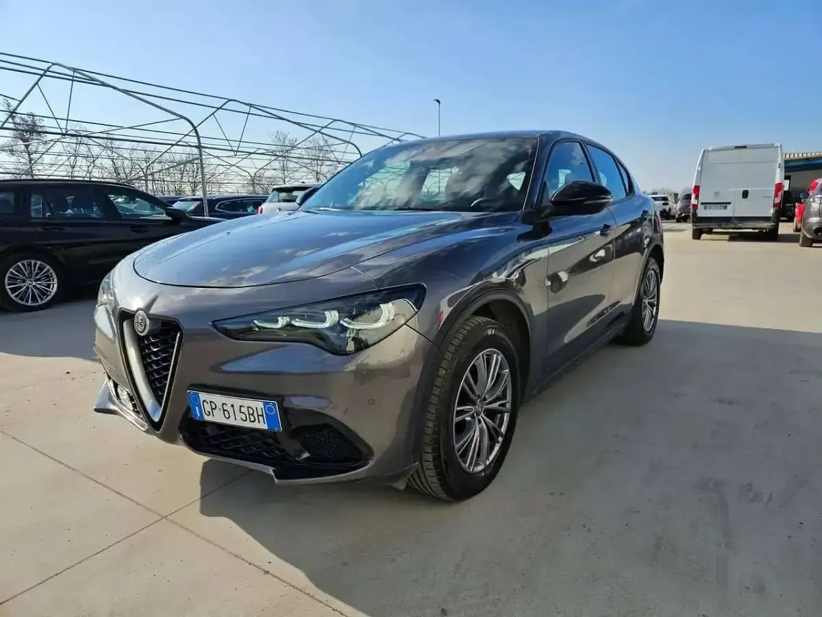 Usata Alfa Romeo Stelvio Super 209 CV (153 kW) 2023 Nero SUV