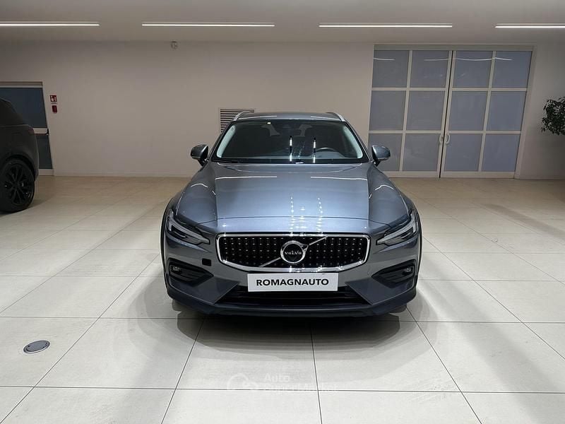 Usata Volvo V60 CC Business Edition 197 CV (144 kW) 2020 Grigio Station wagon