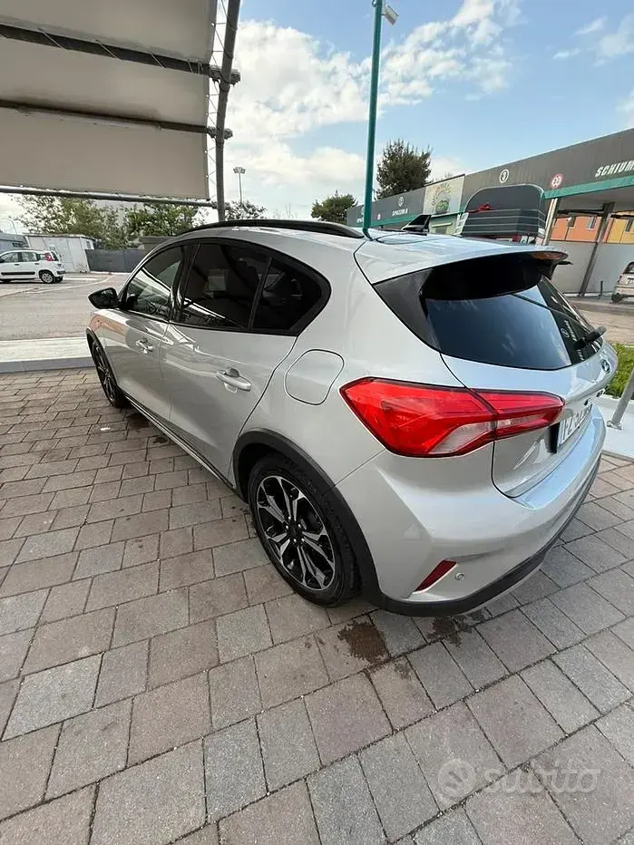 Usata Ford Focus Active 120 CV (88 kW) 2020 Grigio Berlina
