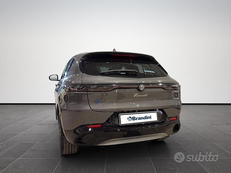 Usata Alfa Romeo Tonale Ti 131 CV (96 kW) 2024 Grigio vesuvio SUV