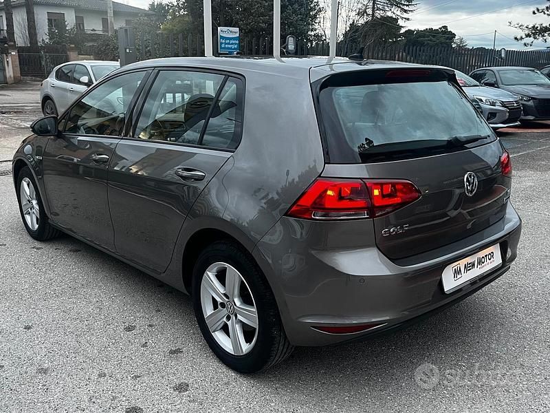 Usata VW Golf VII Highline 110 CV (80 kW) 2016 Grigio Berlina