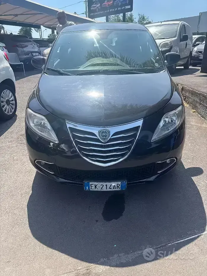 Usata Lancia Ypsilon 95 CV (69 kW) 2011 Nero Utilitaria