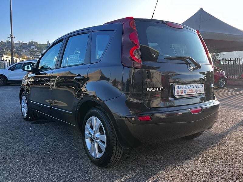 Usata Nissan Note Tekna 86 CV (63 kW) 2010 Nero Monovolume