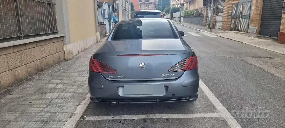Usata Peugeot 307 CC 136 CV (100 kW) 2005 Grigio Cabrio
