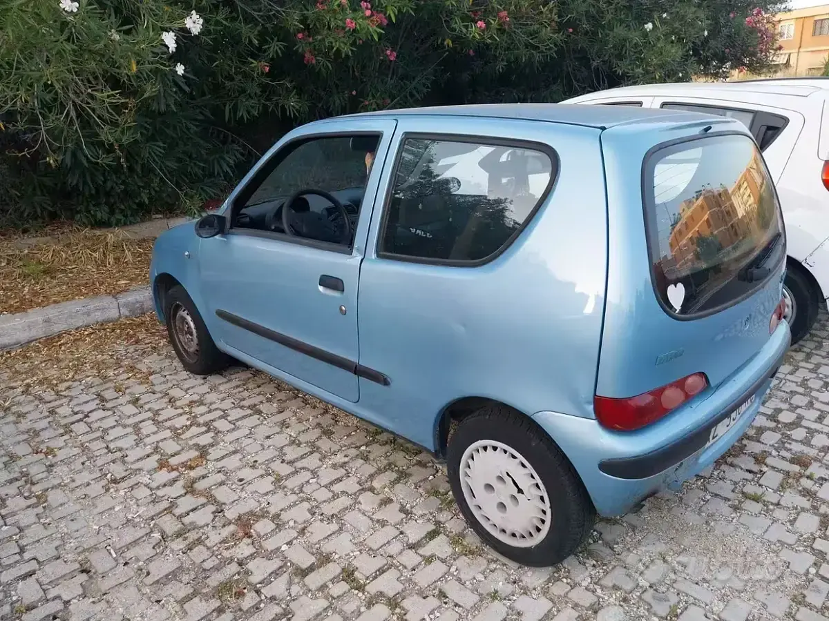 Usata Fiat 600 39 CV (28 kW) 1998 Bluazzurro Berlina