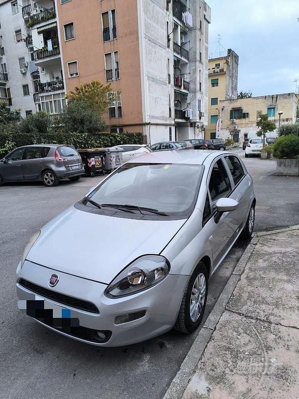 Brugt Fiat Punto Lounge 95 HK (69 kW) 2016 Grå Hatchback