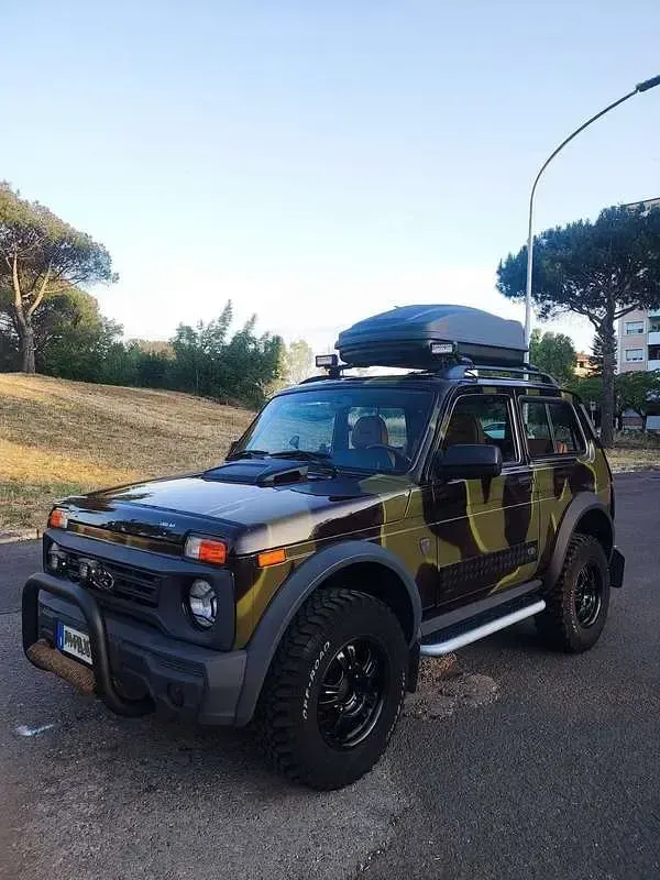 Usata Lada niva 83 CV (61 kW) 2019 SUV
