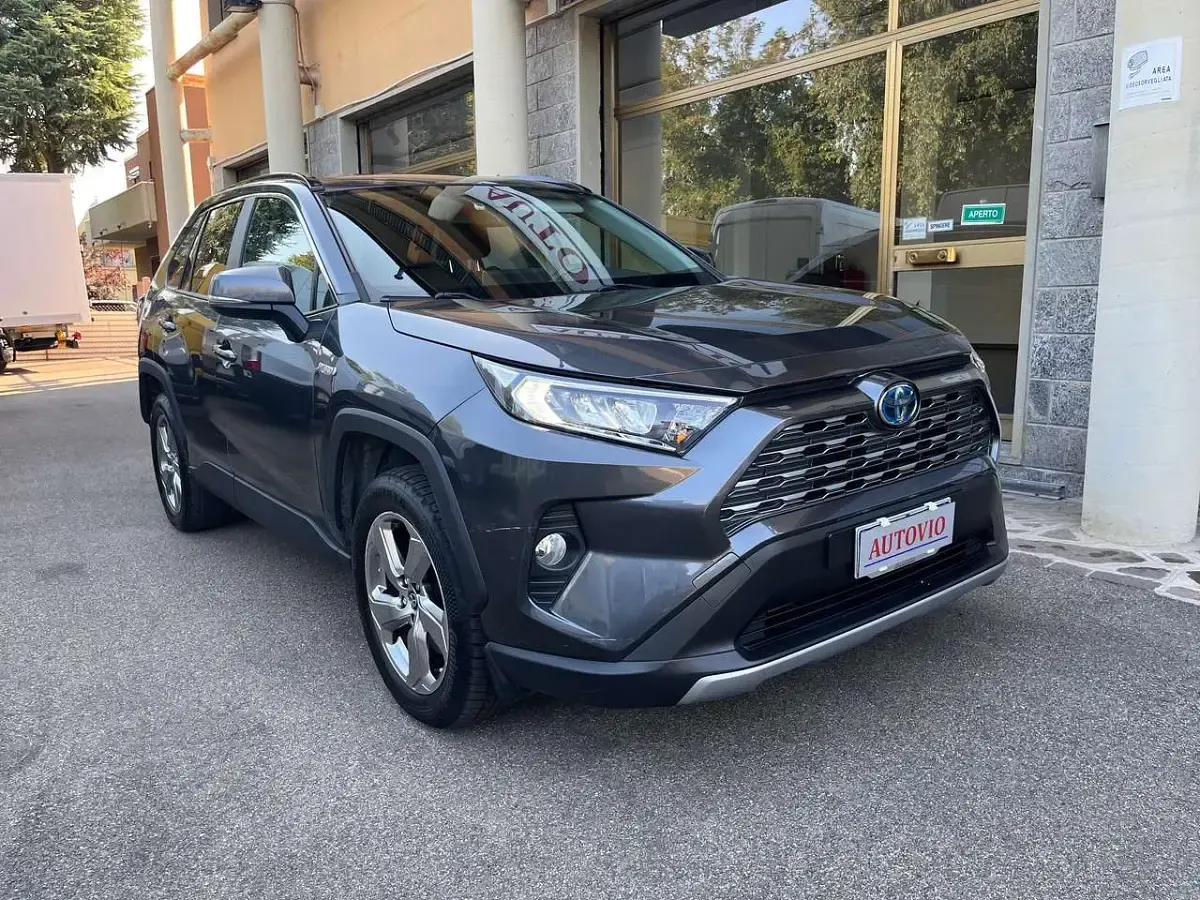 Usata Toyota RAV4 Hybrid 178 CV (130 kW) 2021 Grigio SUV