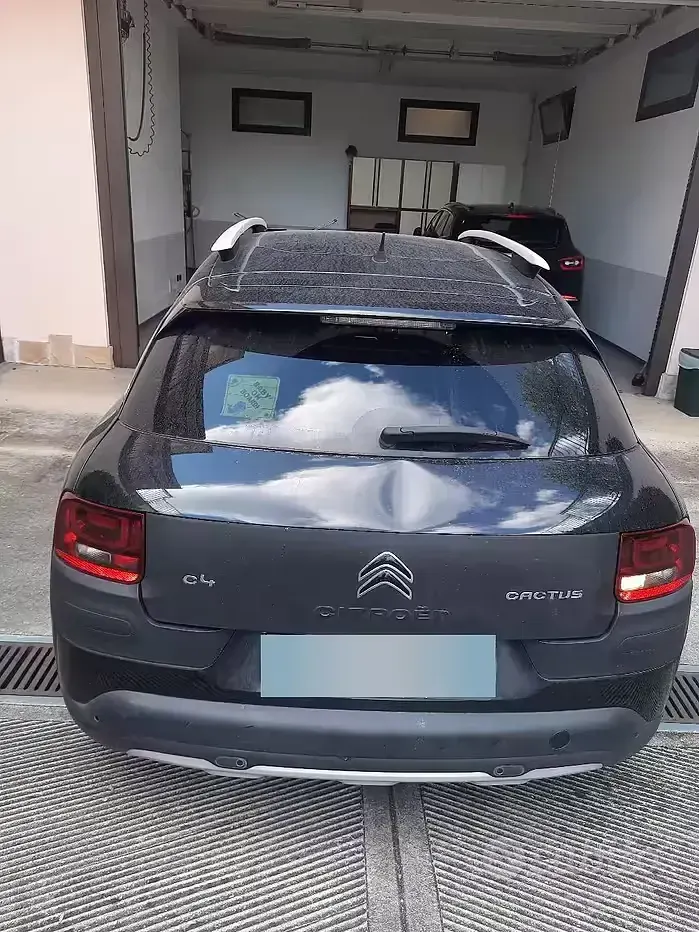 Usata Citroën C4 Cactus 99 CV (72 kW) 2017 Nero Utilitaria