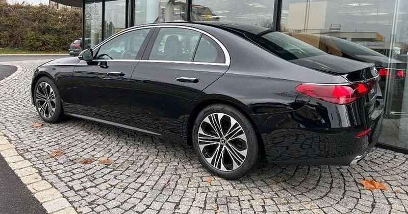 Usata Mercedes E220 Avantgarde 194 CV (142 kW) 2024 Nero Berlina