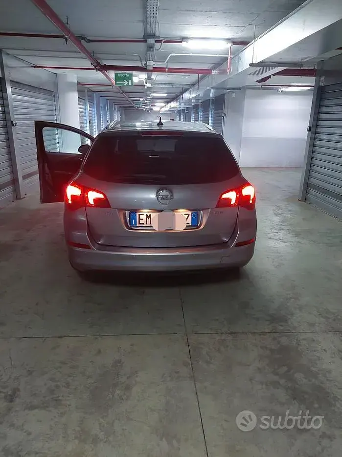 Usata Opel Astra 125 CV (91 kW) 2012 Station wagon